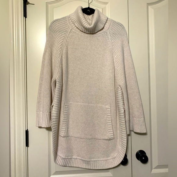 UGG Sweaters - UGG Raelynn Sweater, size L